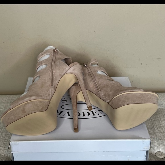 Steve Madden Blush Suede Platform Heel - Picture 8 of 8
